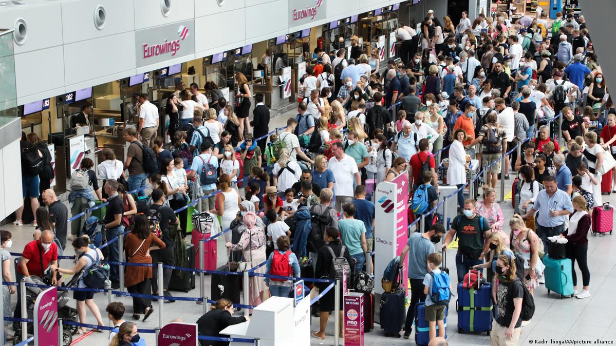 Airlines say ready to avoid repeat of summer travel chaos